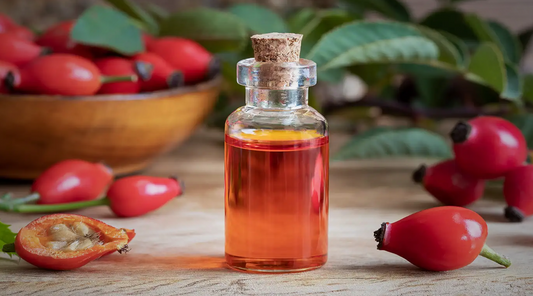 Rosehip Oil: A Powerhouse in Natural Lip Care!